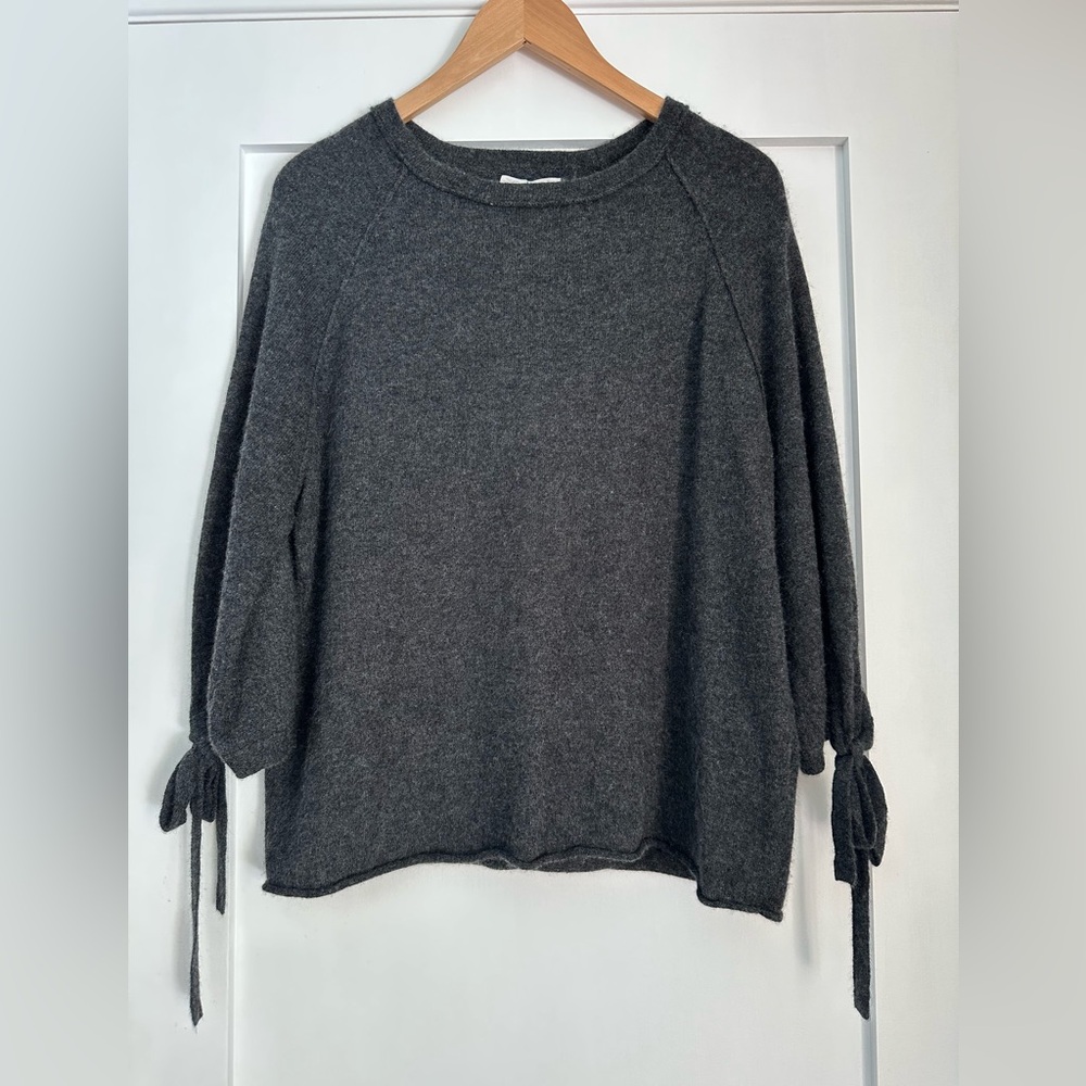 Velvet Charcoal Cashmere Sweater with Tie Sleeves Size M